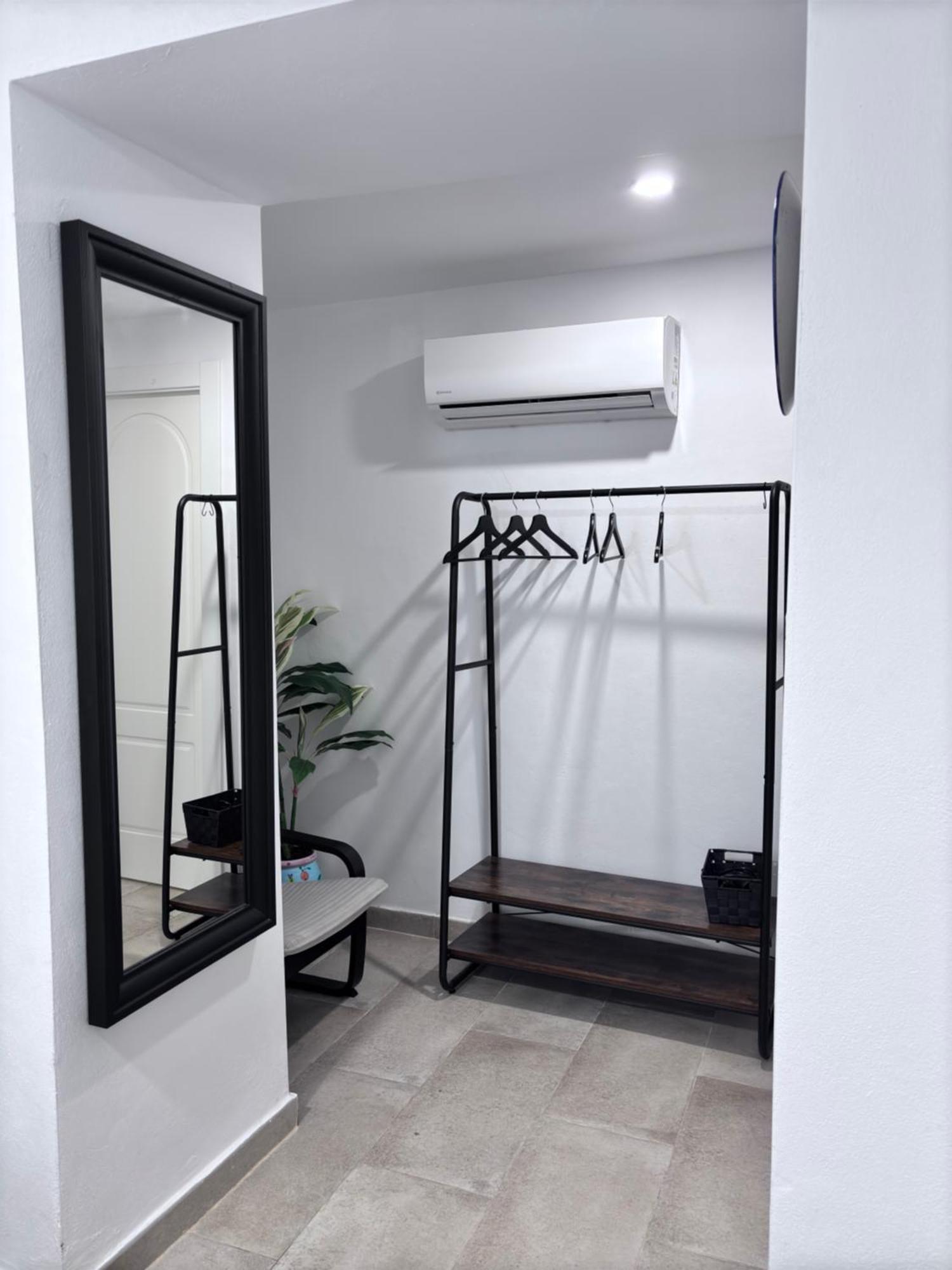 Shanti'S Andalusian Rooms Малага Екстер'єр фото